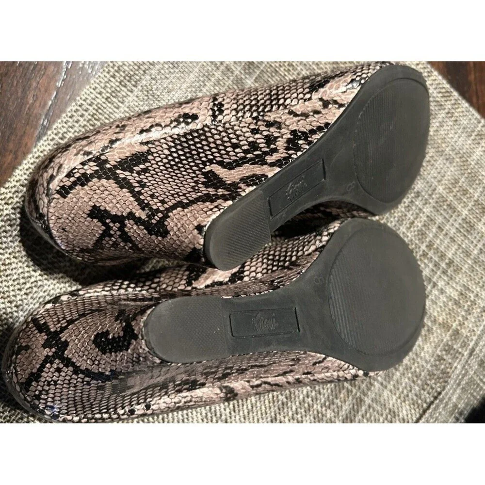 Vtg Fioni Payless Heels Pumps Swiftie Revolution Snake Print Golden Medallion 8